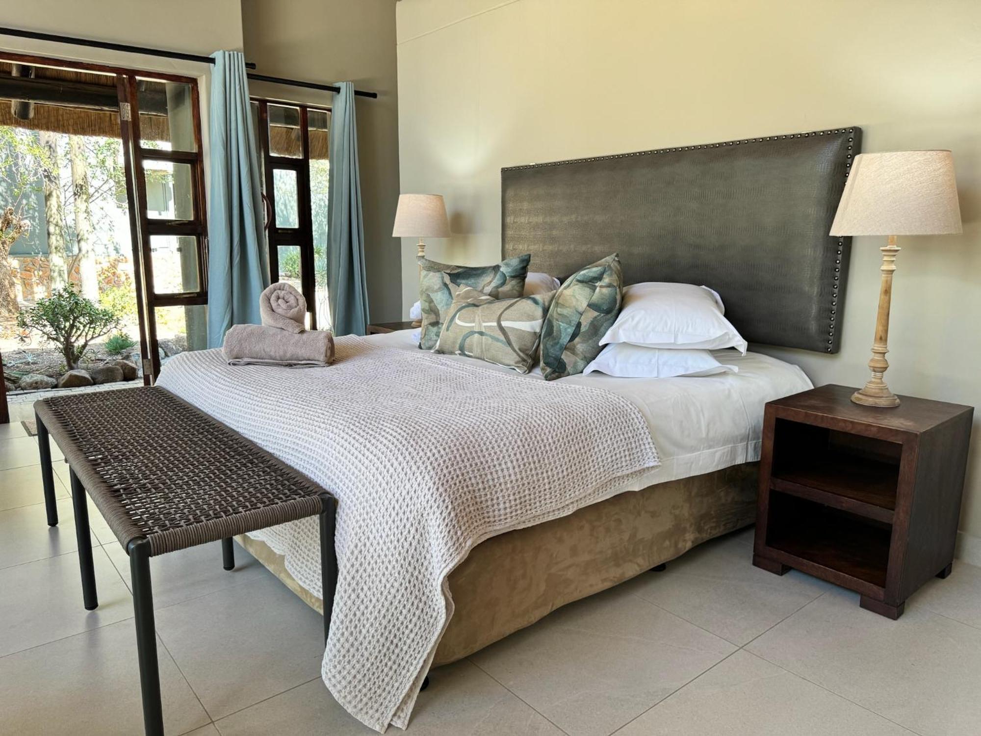 Pangolin Game Lodge - Self Catering, Incl 2 Game Drives Per Day Matlhagame ภายนอก รูปภาพ