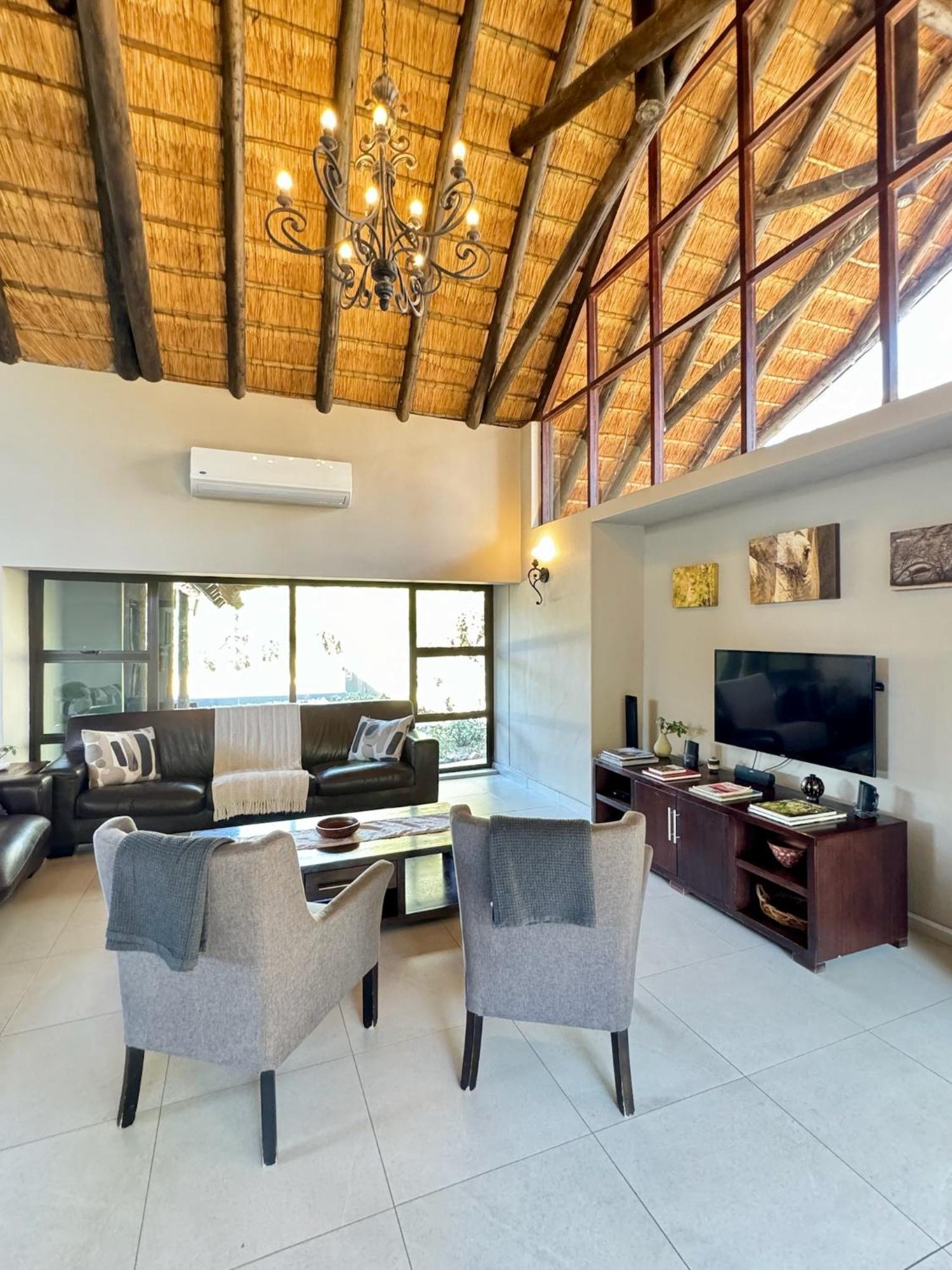 Pangolin Game Lodge - Self Catering, Incl 2 Game Drives Per Day Matlhagame ภายนอก รูปภาพ