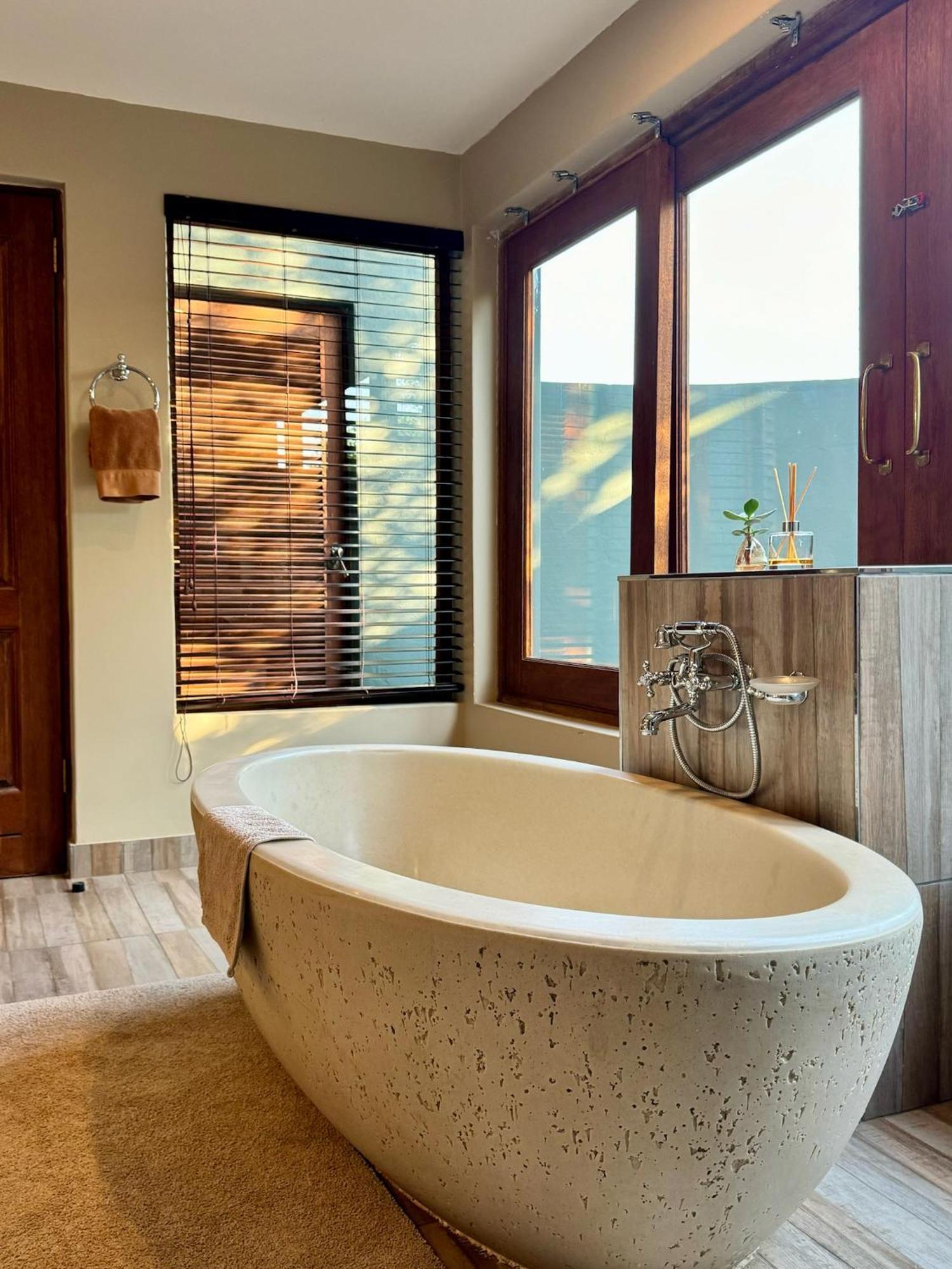 Pangolin Game Lodge - Self Catering, Incl 2 Game Drives Per Day Matlhagame ภายนอก รูปภาพ