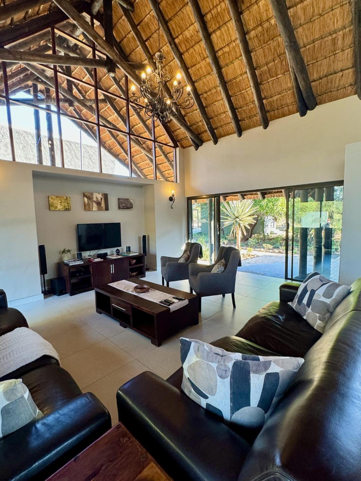 Pangolin Game Lodge - Self Catering, Incl 2 Game Drives Per Day Matlhagame ภายนอก รูปภาพ